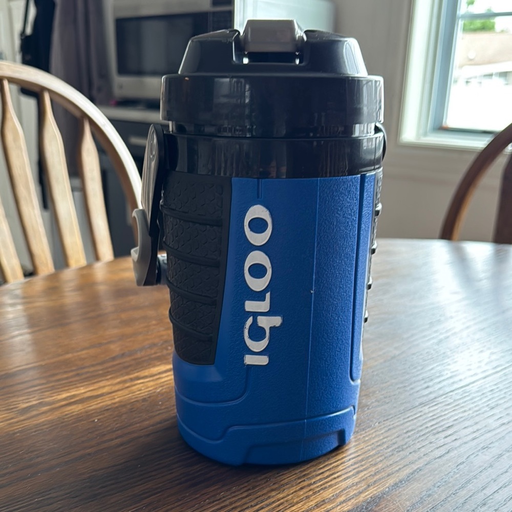 Igloo Blue and Black Travel Mug